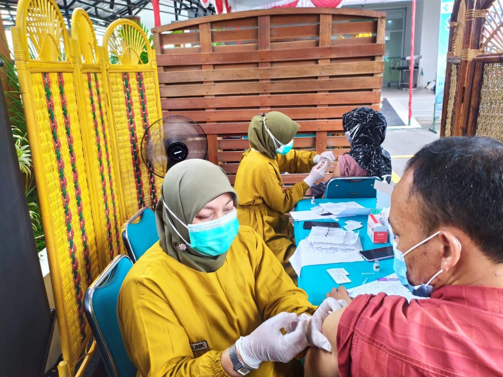 Muhammadiyah Karanganyar Suntikkan 5.000 Dosis Vaksin Lintas Agama